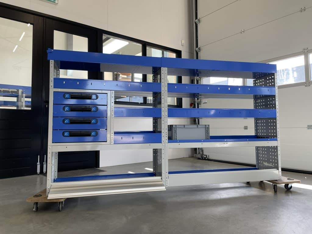 Sleutelblok op laadklep, bedrijfswagen inrichting, industriële werkbank, carrosserieaccessoires, gereedschapopslag, Topbedrijfswagens.
