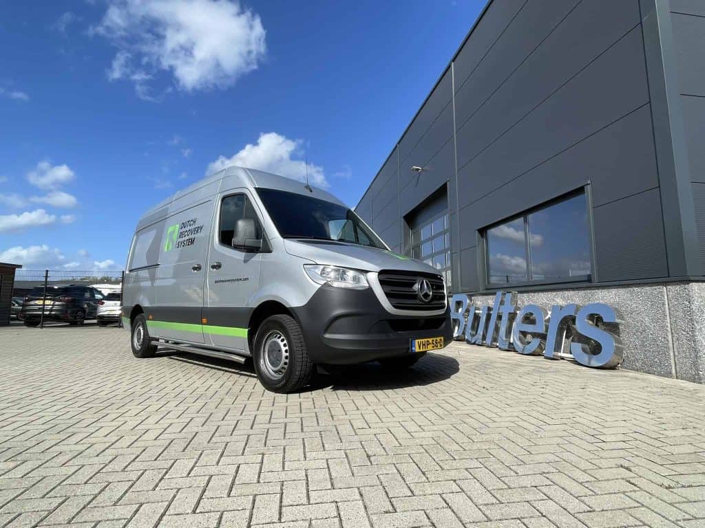 Hoge kwaliteit bedrijfswagen met op maat gemaakte indeling voor optimale efficiëntie.