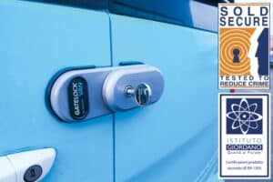 Veiligheidsbeslag voor bedrijfswagen met GATLOCK VANKluis, geschikt voor extra beveiliging en anti-inbraak. Ontwikkeld voor topbedrijfswagens en veilig gebruik.