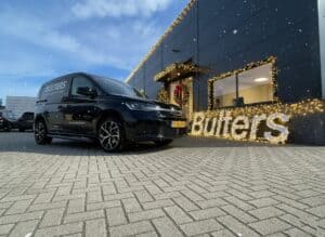 Flexibele bedrijfswageninrichting voor elke zakelijke behoefte, perfect voor transport en logistiek, met professionele afwerking en op maat gemaakte oplossingen.