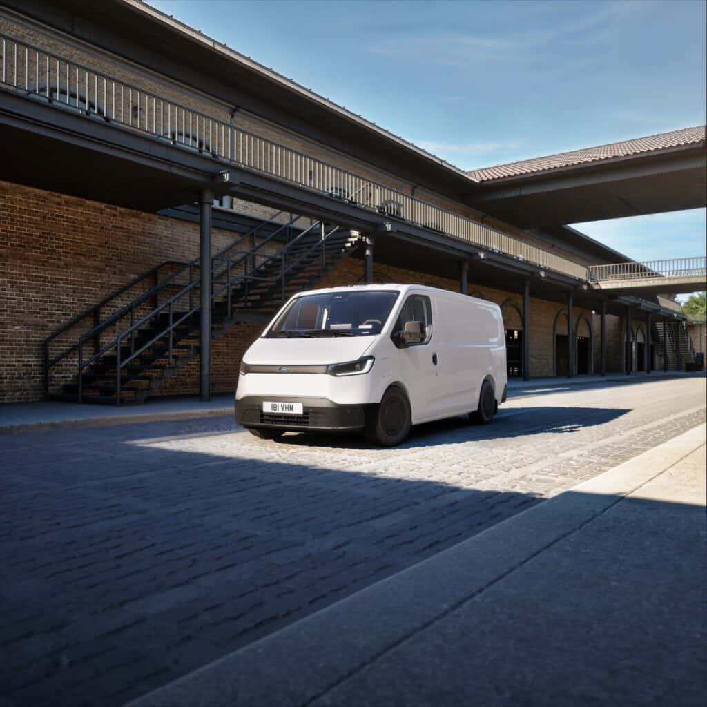 Bedrijfswagen voor bedrijfsinrichting met op maat gemaakte opslag en transportoplossingen, ideaal voor zakelijke logistiek en leveringen.