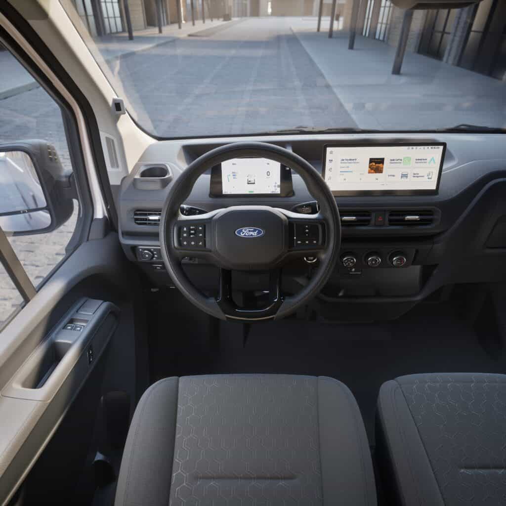 Veilig en modern Ford bedrijfswagen interieur met digitale displays en gebruiksvriendelijke bediening.
